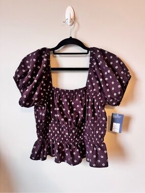 Smocked Puff-Sleeve Peasant Top in Plum Floral